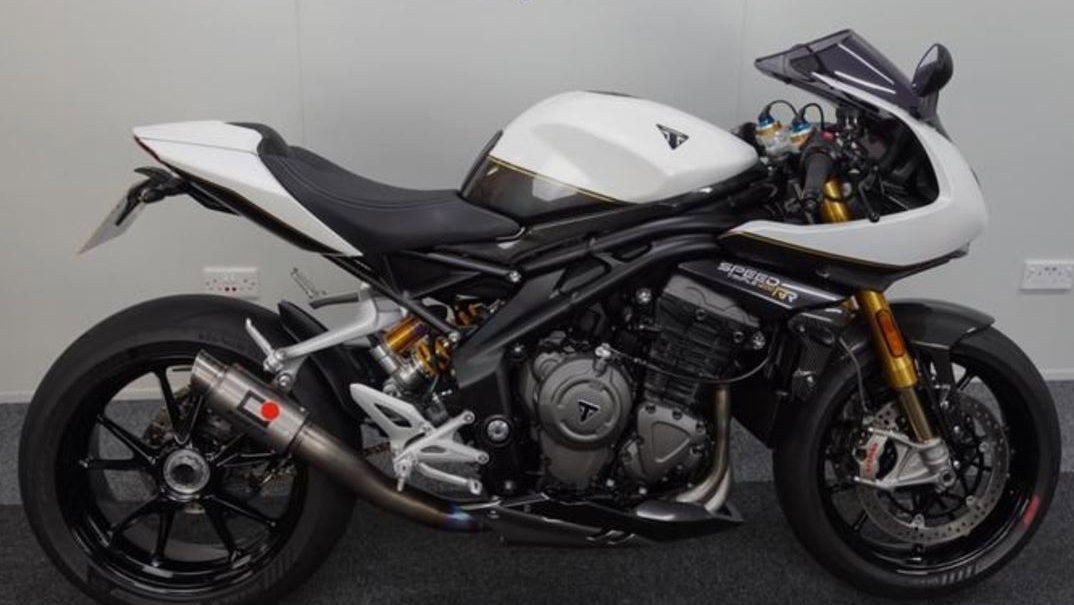 Triumph Speed Triple 1200 RR